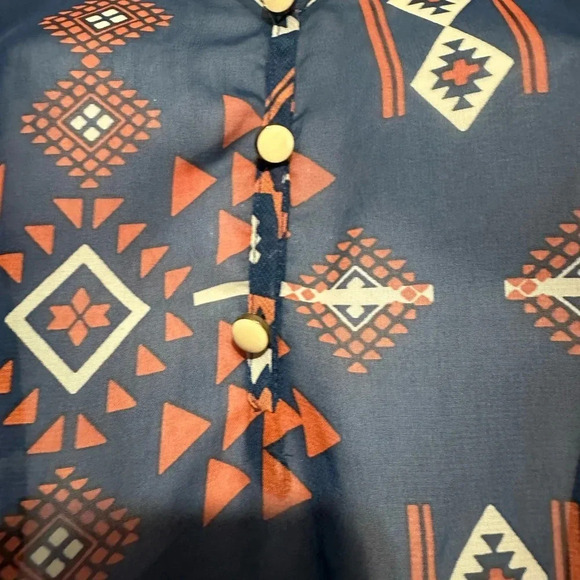 Living Doll Aztec V Neck Blouse XL - Picture 5 of 5